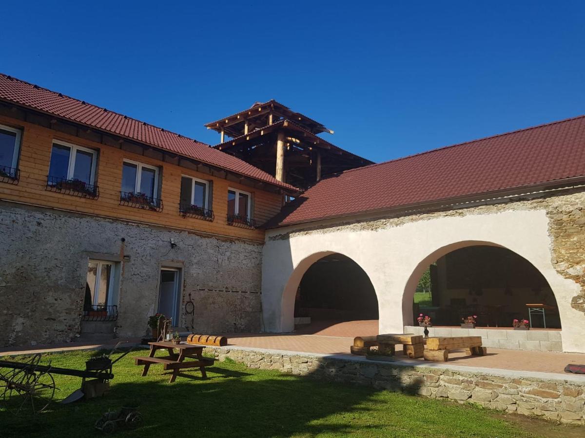 Penzion Tvrz Dub U Tabora Ratiborske Hory Εξωτερικό φωτογραφία